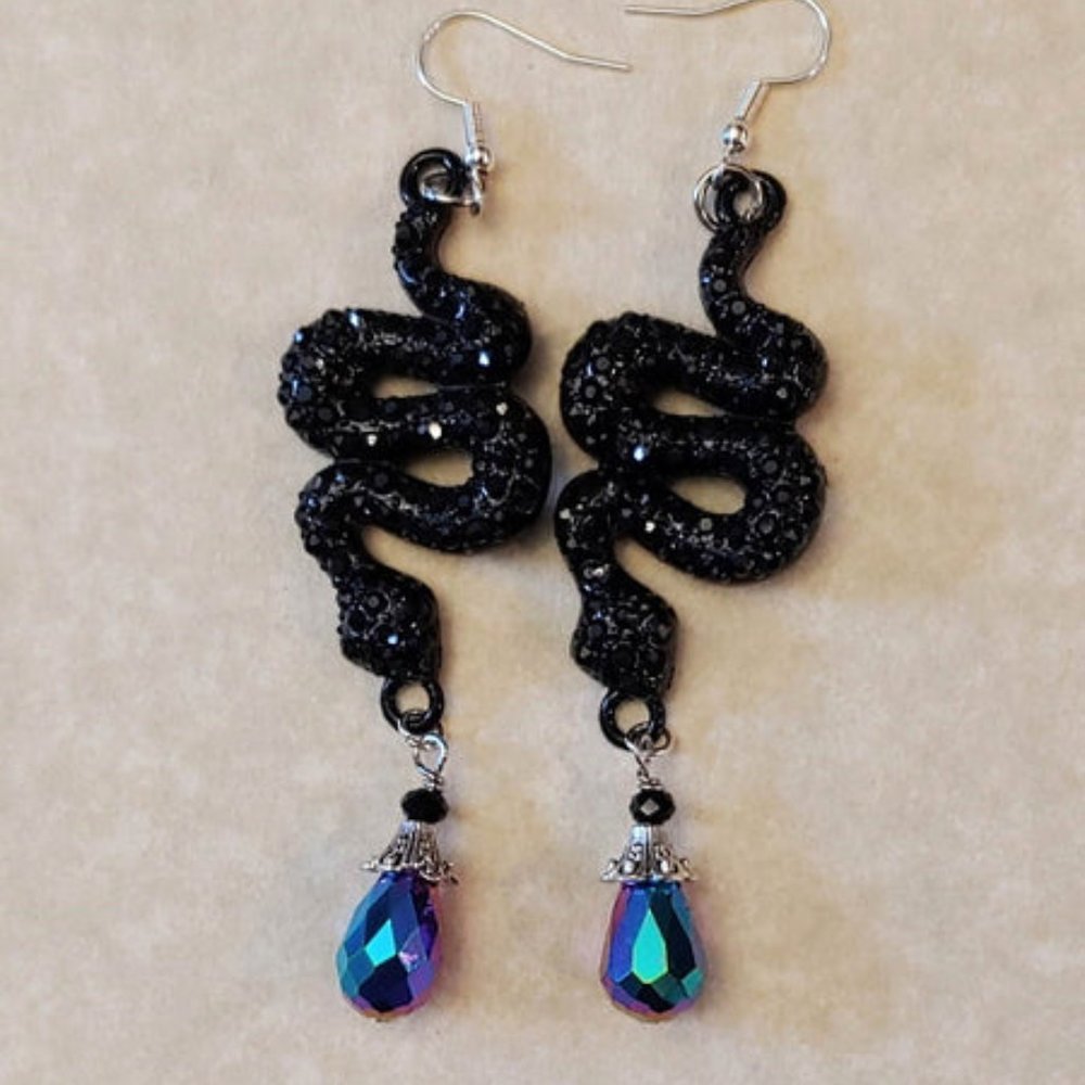 Sparkling Black Snake Earrings - Picture 2 of 2